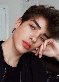 Самые новые твиты от manu rios (@manuriosfdez): Manu Rios Height Weight Age Body Statistics Healthy Celeb Beautiful Boys Manu Cute Boys