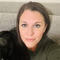 Eloise Crossley's Instagram, Twitter & Facebook