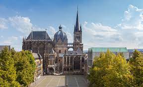 Dies besteht normalerweise aus drei hauptteilen: Die 14 Schonsten Kirchen Und Dome In Deutschland 2021