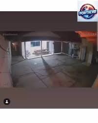 A jovem Lívia Pereira da Silva, de 18 anos, foi assassinada dentro de uma casa do bairro Planalto, em Itinga, na madrugada desta quinta-feira (26). Segundo informações da Polícia Militar, minutos antes