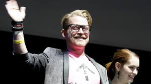 After macaulay culkin recreated some of the iconic scenes from home alone for google assistant. Macaulay Culkin Spricht Uber Seine Drogen Vergangenheit Promiflash De