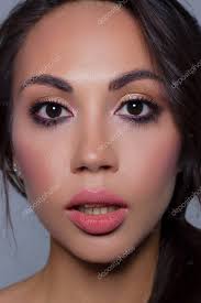 Bella Mora Modello Donna Viso Con Occhi Marroni Perfetto Make — Foto stock  di © ymka-jane@mail.ru #540347682