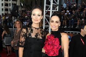 En 1873, en el viejo oeste, los colonos y los indios se enfrentan en una batalla salvaje por el control de las tierras. Olivia Wilde Ana De La Reguera Pictures Photos Images Zimbio
