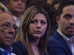 .(γιάννης στάνκογλου), από την απόκτηση της κόρης τους μέχρι και τη μέρα που ο ανδρέας δολοφόνησε την άννα, αλλά και το πώς η μητέρα της σοφία (φιλαρέτη κομνηνού), έμαθε για όλη την. Sthn Patra Kai H Sofia Zaxarakh H Sxesh Ths Me Thn Polh Patras Events