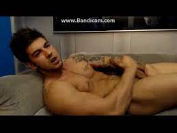 Muscular hunk loves pleasing hot jock with some feet licking. Muscle Boy Wanking On Webcam Cumshot Cam Tips Huge Arms Handsome Hot Straight