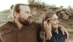 Elle Cahalan and Elliot Hunt's Wedding Website