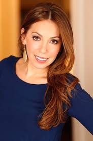 Maggie Gray's Instagram, Twitter & Facebook