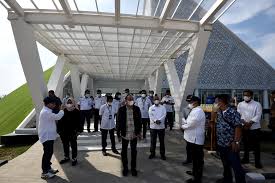 Silakan periksa informasi ruang tunggu melalui sistem penyampaian. Gubernur Edy Rahmayadi Tinjau Progres Pembangunan Gedung Vip Bandara Kualanamu Sentral Berita