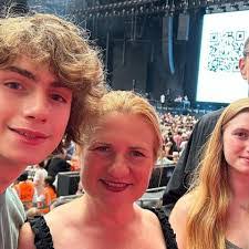 Olga Burton's Instagram, Twitter & Facebook