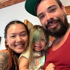 How to keep free roaming ducks in your yard?