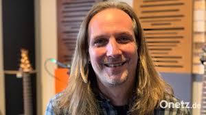 Allein mit der Gitarre: Amberger Michael Dandorfer im Musikerporträt