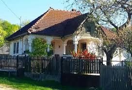 Al treilea exemplu este o casa care are in structura sa trei module. Cum Afli Cat Te CostÄƒ Renovarea Unei Case Vechi De La È›arÄƒ Adela Parvu Interior Design Blogger