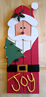 This classic, country look is perfect to hang on your wall using the keyhole mount. Santa Claus Wall Hanging Diy Reclaimed Wood Santa Decoration