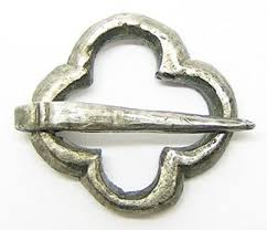 This Is A Delightful Medieval Silver Quatrefoil Ring Brooch Dating To The 13th 14th Century Ad Size 16 91mm X 3 03mm 30 11 Accessori Gioielli Medievale