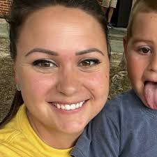 Ashley Caulder's Instagram, Twitter & Facebook