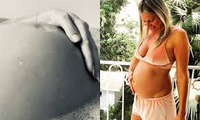 Zo overspoeld door liefde, blijdschap en geluk. Nathalie Meskens Bezorgd Om Normale Bevalling Percentages Zijn Niet Echt Hoopvol Foto Zita