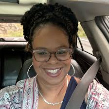 Fried Swai 🐟 Lemon Butter King Crab Legs 🦀 Light Shrimp Alfredo 🦐 And  Garlic Knots 🍞 Yummy Combo! Would u order?