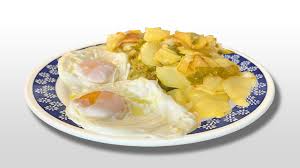 PAPAS A LO POBRE CON PIMIENTOS Y HUEVOS FRITOS - YouTube