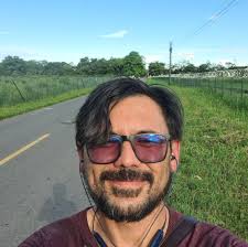 Él es Matt, un chico #trans y nos muestra su proceso tras 5 años en  tratamiento hormonal. 📸: Twitter/Mattrudd96