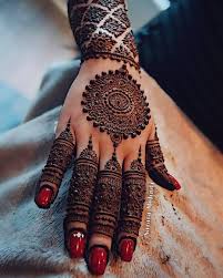 Motif henna tangan sederhana untuk kamu calon pengantin dan cara melukisnya, henna merupakan hiasan tangan yang menyerupai tato dengan motif dan bentuk yg unik, biasanya motif paling banyak. Pin By Surabhi Gowda On Mehndi Design Unique Mehndi Designs Henna Designs Mehndi Designs