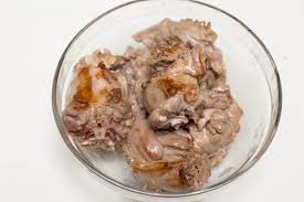 In a saucepan, boil turkey necks with onion and carrots and season. Can Dogs Eat Smoked Turkey Necks Www Prestilimp Com Br