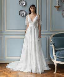 Robe de mariée style princesse, robe de mariée empire style bohème… cette coupe emblématique est déclinable en plusieurs styles. Robe De Mariee Empire 2021 Mariee Fr