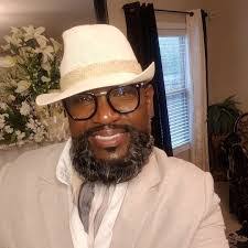 Warren Thornton's Instagram, Twitter & Facebook