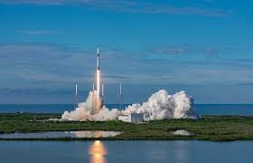 Vinci un premio grazie ai tuoi premi. Video Spacex Lance Son Premier Vol Habite Dans L Espace Pour Le Compte De La Nasa Zdnet