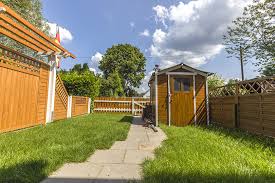 Extrem haltbar sind sichtschutzelemente aus stein. Sichtschutz Fur Den Garten Von Naturlich Bis Ausgefallen