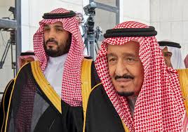 والدته هي الأميرة فهدة بنت فلاح بن سلطان بن حثلين، وجده من أمه راكان بن حثلين شيخ قبيلة العجمان. Ù…Ù† Ø§Ù„Ø¨Ø¯Ø§ÙŠØ§Øª Ø§Ù„Ø£ÙˆÙ„Ù‰ Ø§Ù„Ù‚ØµØ© Ø§Ù„ÙƒØ§Ù…Ù„Ø© Ù„ØµØ¹ÙˆØ¯ Ø§Ù„Ø£Ù…ÙŠØ± Ù…Ø­Ù…Ø¯ Ø¨Ù† Ø³Ù„Ù…Ø§Ù† Ù†ÙˆÙ† Ø¨ÙˆØ³Øª