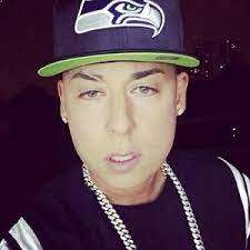 He is a singer and songwriter well known for those who are interested in the… read more » Cosculluela Bio Affair Single Net Worth Ethnicity Salary Age Nationality Height Singer And Songwriter