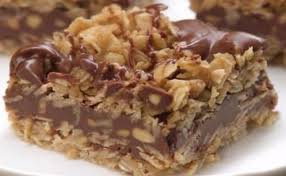 Carres Au Chocolat A L Avoine Et Au Beurre D Arachide Baking Recipes Chocolate Oats Desserts