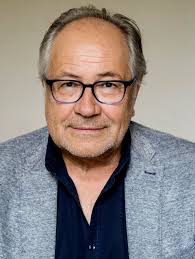 Die Kirche bleibt im Dorf