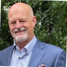 Robert Fredenburg's Instagram, Twitter & Facebook