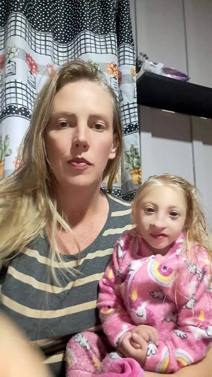 Como tirar nós em cabelo loiro sem cortar? Dicas caseiras