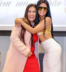 Maybe you would like to learn more about one of these? Simone Da Dupla Com Simaria Encanta Seguidores Ao Compartilhar Momento Do Marido Com A Filha Zaya Estrelando