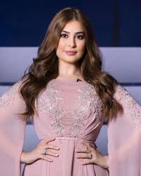 Https Www Instagram Com P Bjsfhj Fkov Taken By Roaa Alsabban Winter Fashion Outfits Fashion Outfits Formal Dresses Long