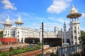 Travellers can opt to board the lrt to pasar seni and walk a short distance to. Schonste Bahnhof Der Welt Malayan Railway Administration Building Kuala Lumpur Reisebewertungen Tripadvisor