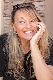 Emma Burge's Instagram, Twitter & Facebook