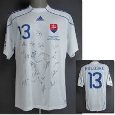 Wir zeigen dir hier alle infos zu den slowakei trikots, dem team & der em 2016. Filip Holosko Am 20 06 2010 Gegen Paraguay Agon Sportsworld