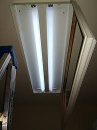 When there is a large current in the wire, the voltage will drop. Laundry Room Fluorescent Lights Dim And Flickering Home Improvement Stack Exchange