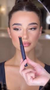 Amazon.com : Kevyn Aucoin Unforgettable Lip Definer, Undressed:  Long-wearing makeup lip definer. Water-resistant, defined tip accentuates  lips. Blend-able. Dual-ended pencil and brush. All skin tones and types. :  Beauty & Personal Care