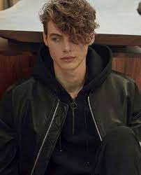 This long and shaggy look is perfect for younger fellows who can sport longer locks. 49 Trendy Eye Men Green Brown Hair Boy Brown Hair Men Black Hair Boy