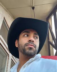 Caleb Navarro (@calebnavarrro) • Instagram photos and videos