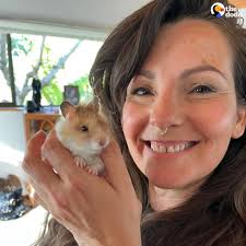 This hero saved an abandoned hamster from being attacked by a bird