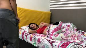 esposa infiel folla con su cuñado en la misma cama donde esta con su esposo  - porno en español