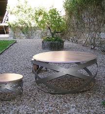 realisation de tables chaise de bar tabouret haut meubles personnalises realises en douelle de tonneaux de gr meubles en tonneau tonneau table basse tonneau