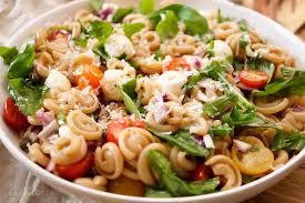 Sommer Nudelsalat Einfach Und Gesund Elle Republic Rezept Rezepte Sommer Nudelsalat Nudelsalat