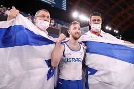 Gymnast artem dolgopyat wins the silver medal in floor exercise at the 2019 world artistic gymnastics championships. Isji8vjt23pgjm