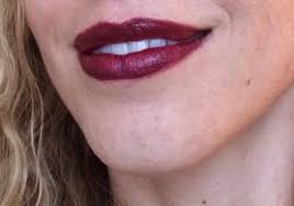 San juan vine con una introduccion nudo y desenlace. Luce Tus Labios En Tonos Vino Burdeos Y Ciruela Hispana Global
